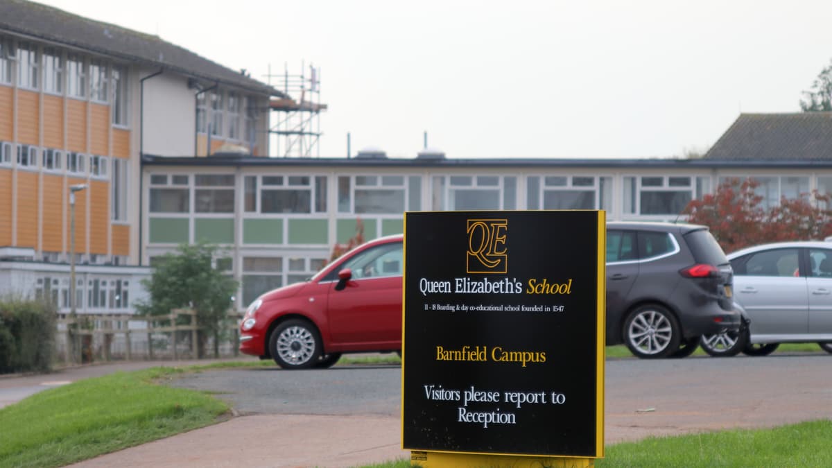 Crediton road closure will affect some QE students creditoncourier.co.uk